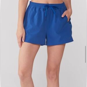 Outdoor Voices Doing Things Shorts - M